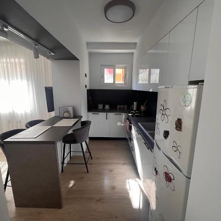 Amion Apartment In Center Of Тирана Экстерьер фото