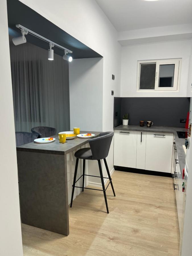 Amion Apartment In Center Of Тирана Экстерьер фото
