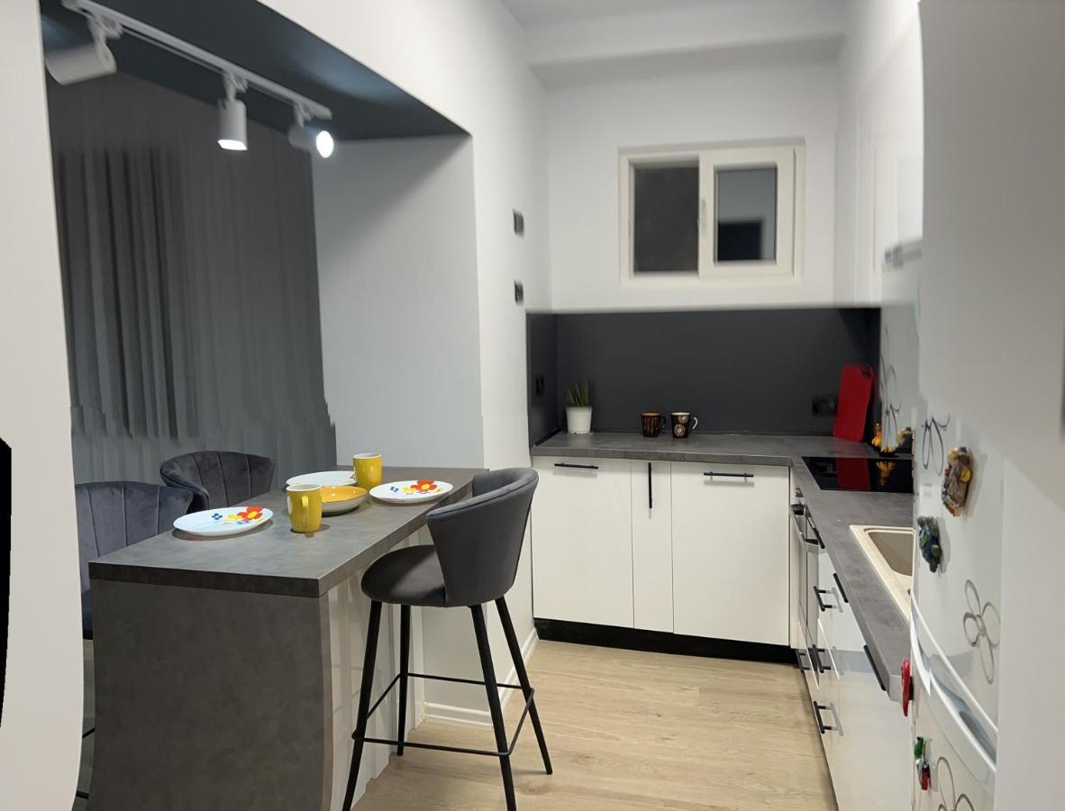Amion Apartment In Center Of Тирана Экстерьер фото