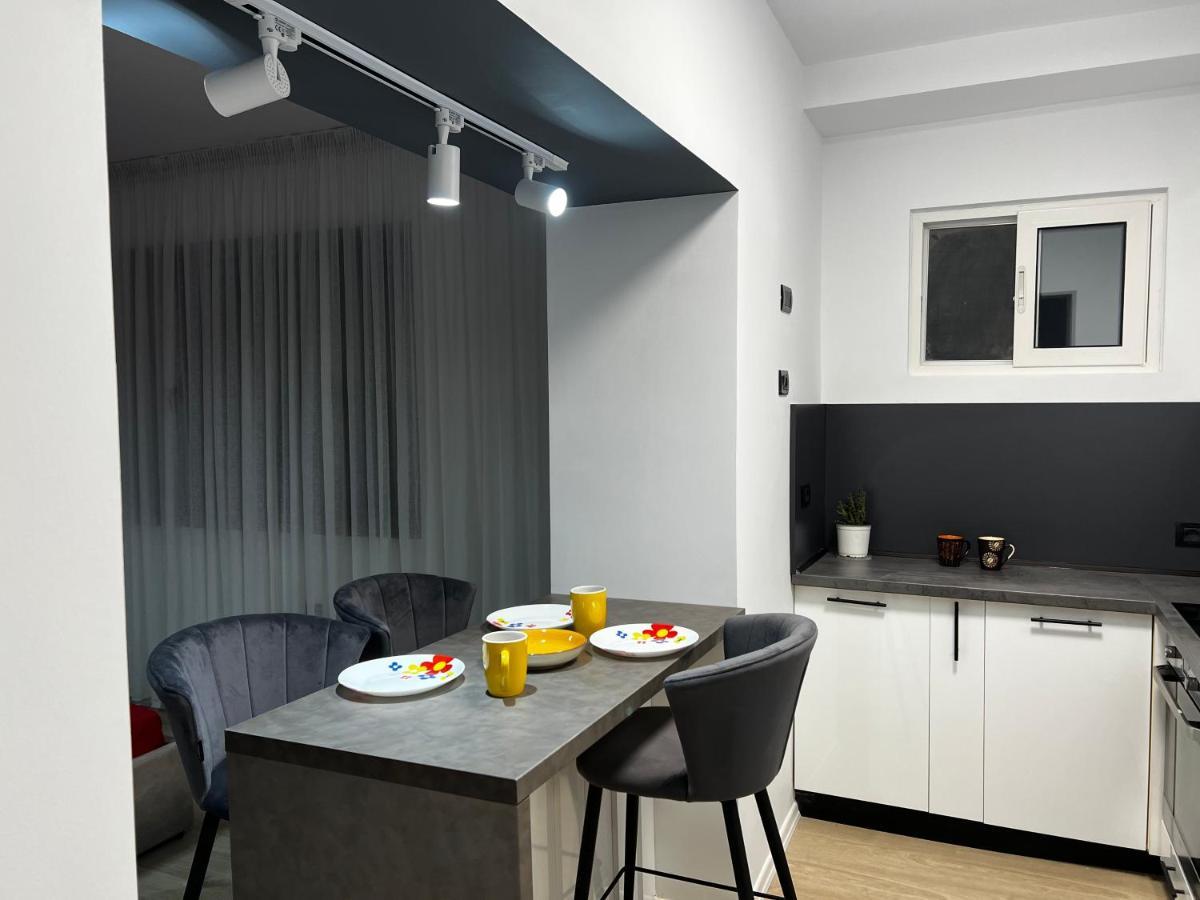 Amion Apartment In Center Of Тирана Экстерьер фото