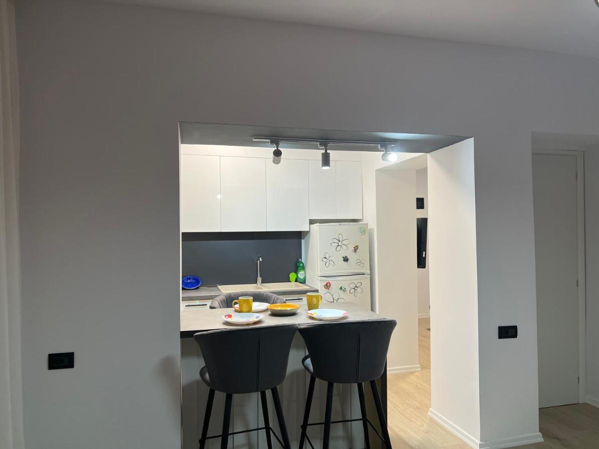 Amion Apartment In Center Of Тирана Экстерьер фото