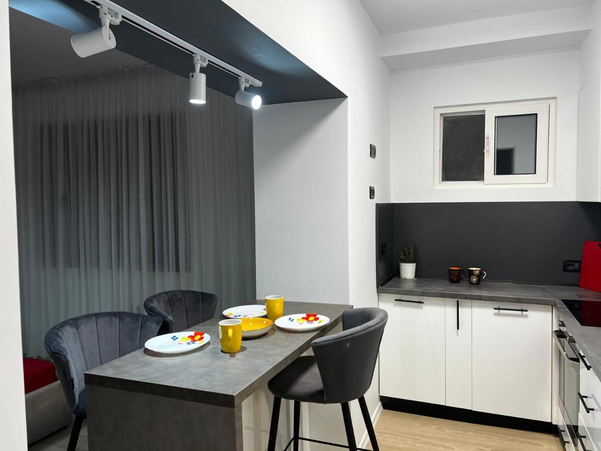 Amion Apartment In Center Of Тирана Экстерьер фото