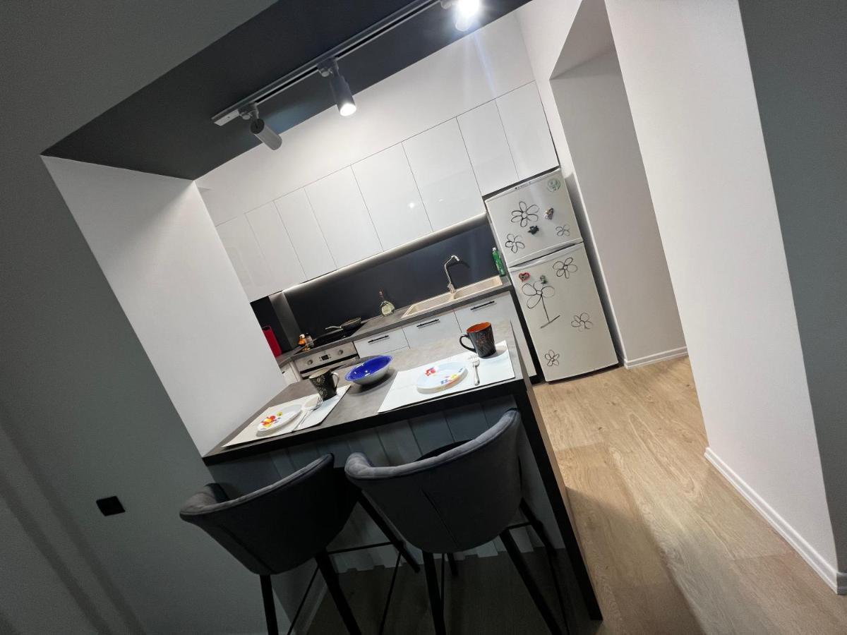 Amion Apartment In Center Of Тирана Экстерьер фото