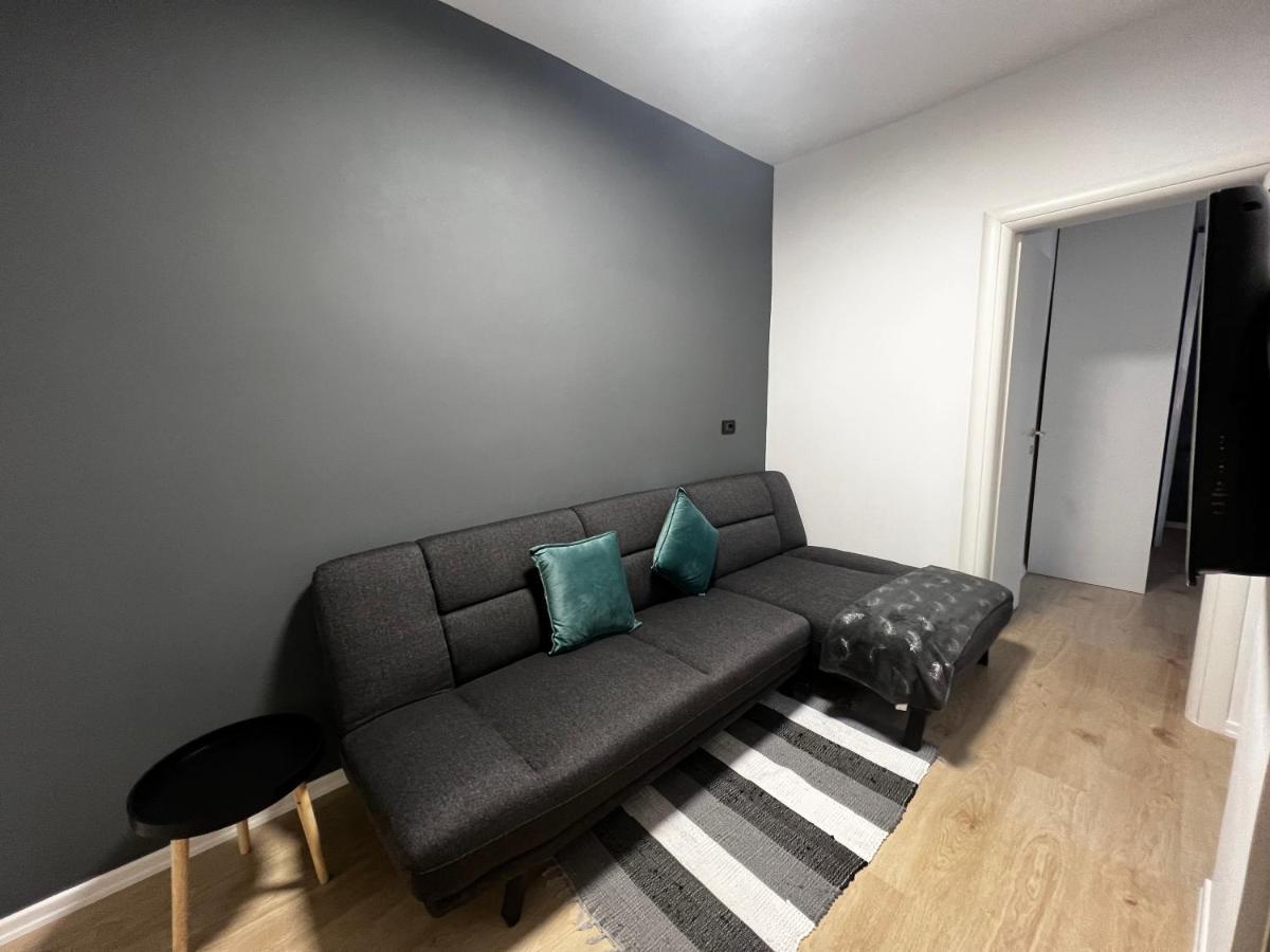 Amion Apartment In Center Of Тирана Экстерьер фото