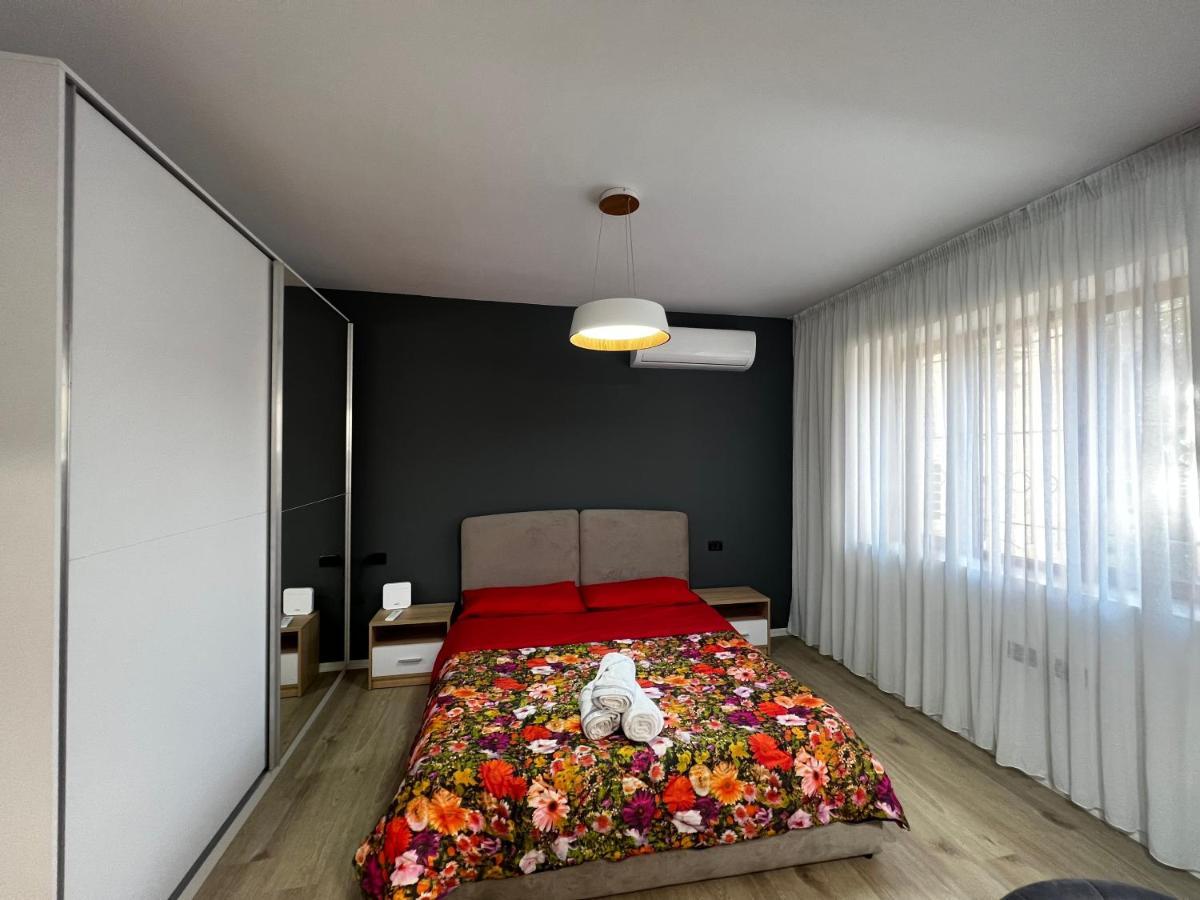 Amion Apartment In Center Of Тирана Экстерьер фото