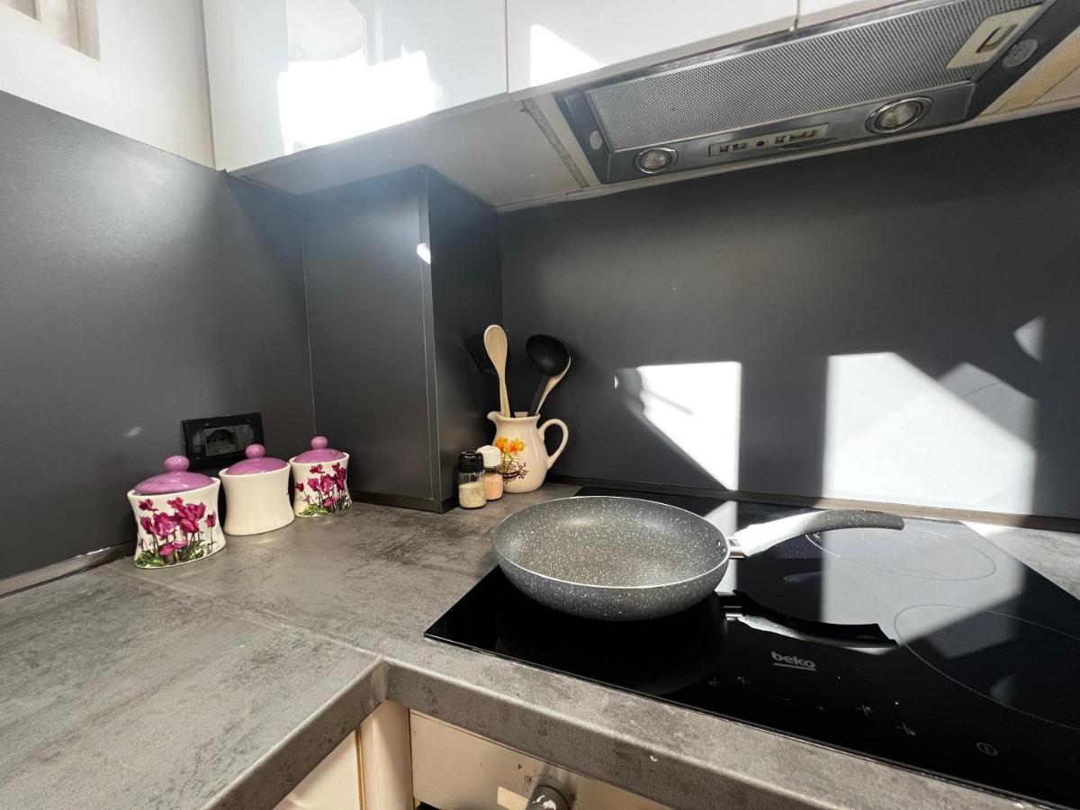 Amion Apartment In Center Of Тирана Экстерьер фото