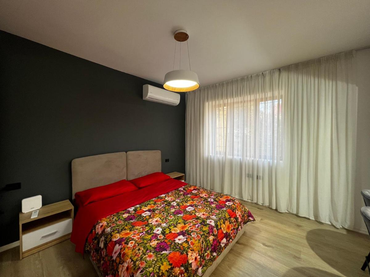 Amion Apartment In Center Of Тирана Экстерьер фото