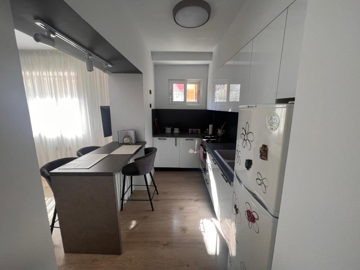 Amion Apartment In Center Of Тирана Экстерьер фото